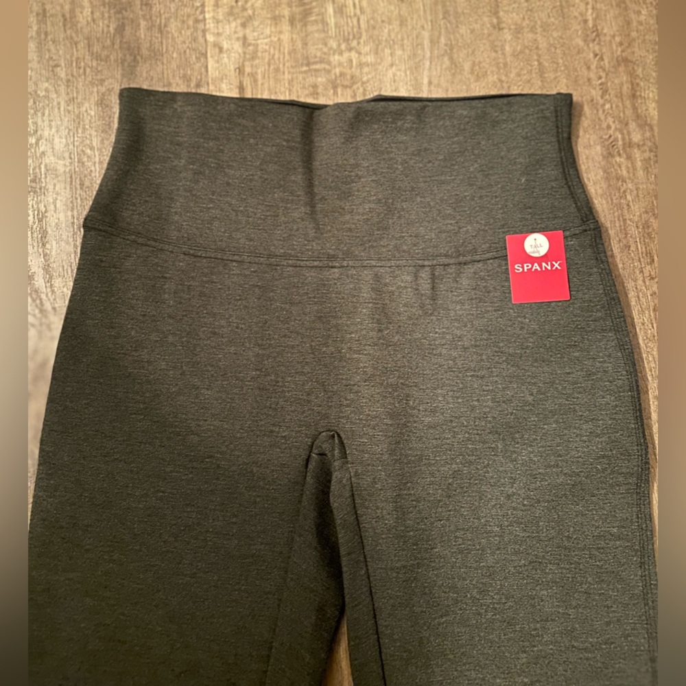 NWT Spanx Women’s Leggings in grey